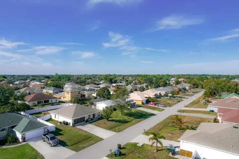1432 Sw Leisure Lane Port Saint Lucie FL 34953