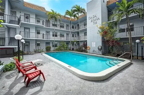 714 Ne 10th Street Hallandale Beach FL 33009