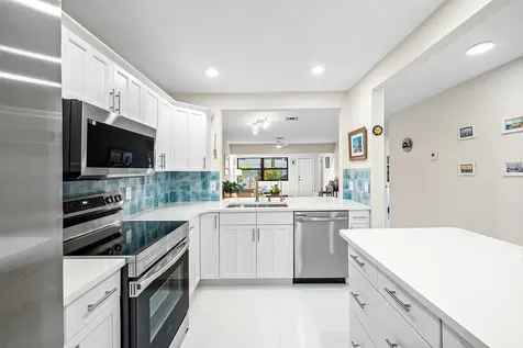 2016 Sw 29th Court Delray Beach FL 33445
