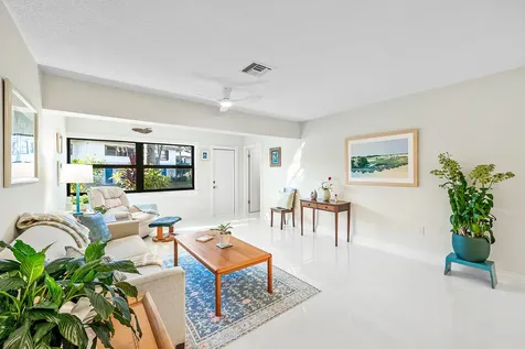 2016 Sw 29th Court Delray Beach FL 33445