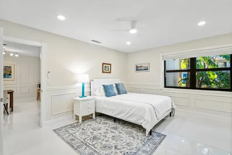 2016 Sw 29th Court Delray Beach FL 33445
