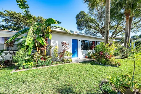 2016 Sw 29th Court Delray Beach FL 33445