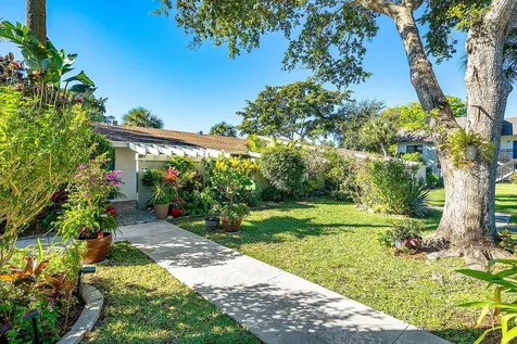 2016 Sw 29th Court Delray Beach FL 33445