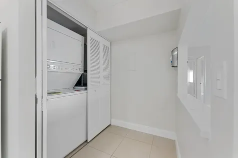 537 Shady Pine Way Greenacres FL 33415