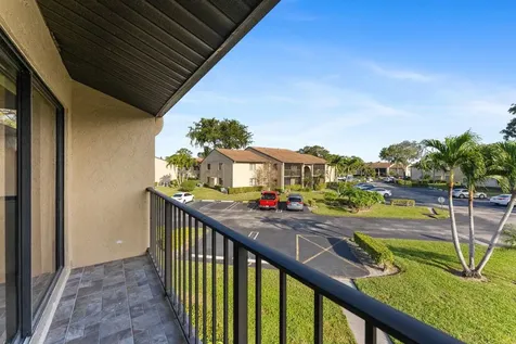 537 Shady Pine Way Greenacres FL 33415