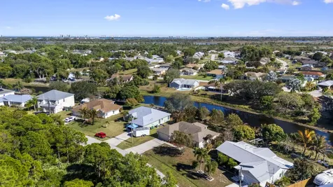2373 Se Rock Springs Drive Port Saint Lucie FL 34952