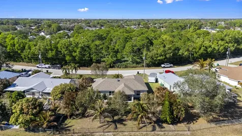 2373 Se Rock Springs Drive Port Saint Lucie FL 34952
