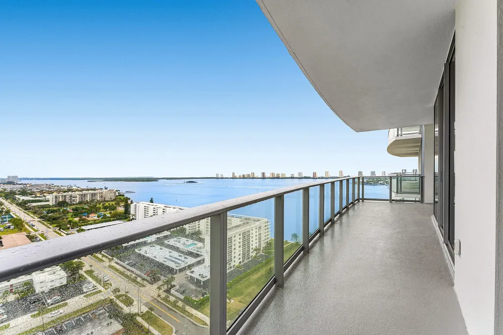 220 Lake Shore Drive Lake Park FL 33403