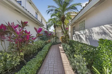 951 Augusta Pointe Drive Palm Beach Gardens FL 33418