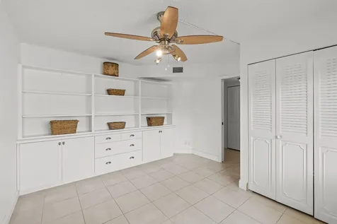 3871 Via Poinciana Lake Worth FL 33467