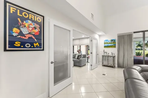 37 Clubhouse Lane Boynton Beach FL 33436