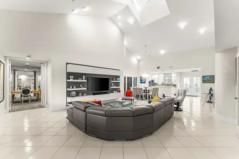 37 Clubhouse Lane Boynton Beach FL 33436
