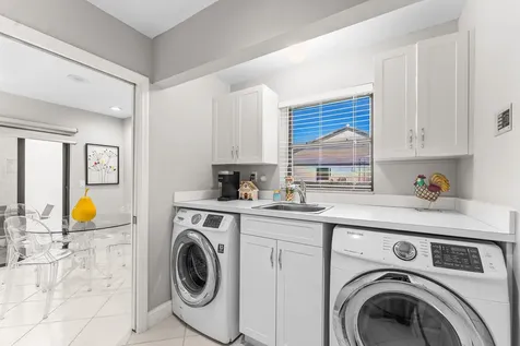 37 Clubhouse Lane Boynton Beach FL 33436