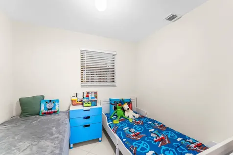 37 Clubhouse Lane Boynton Beach FL 33436