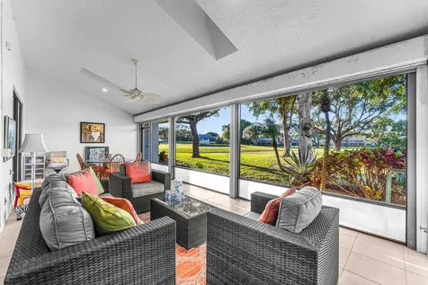 37 Clubhouse Lane Boynton Beach FL 33436