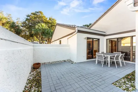 37 Clubhouse Lane Boynton Beach FL 33436