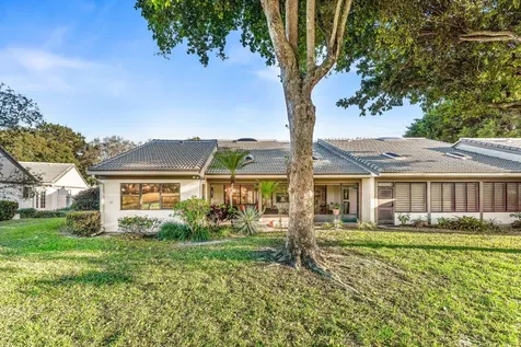 37 Clubhouse Lane Boynton Beach FL 33436