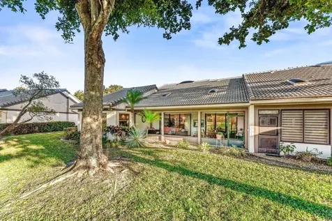37 Clubhouse Lane Boynton Beach FL 33436