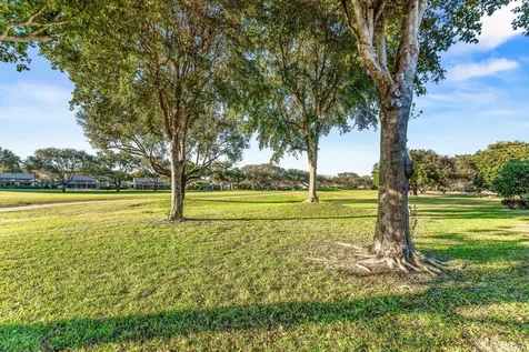 37 Clubhouse Lane Boynton Beach FL 33436