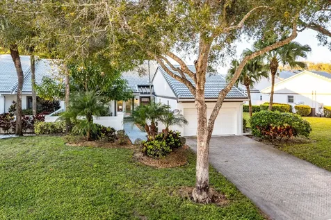 37 Clubhouse Lane Boynton Beach FL 33436