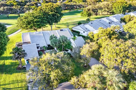 37 Clubhouse Lane Boynton Beach FL 33436