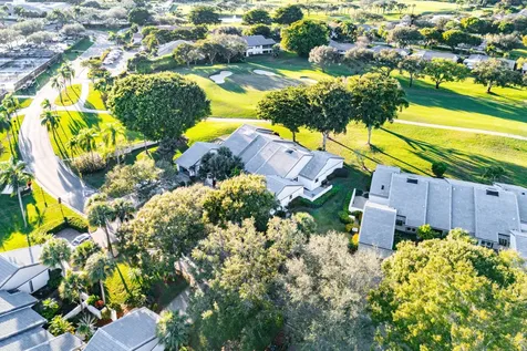 37 Clubhouse Lane Boynton Beach FL 33436