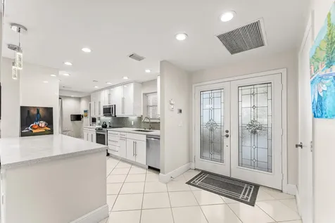 37 Clubhouse Lane Boynton Beach FL 33436