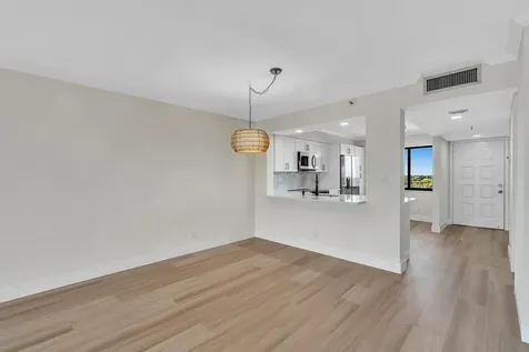7076 Huntington Lane Delray Beach FL 33446