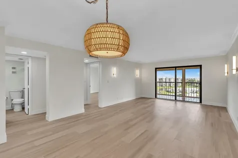 7076 Huntington Lane Delray Beach FL 33446