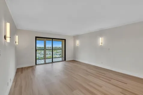 7076 Huntington Lane Delray Beach FL 33446