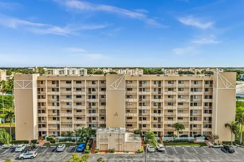 7076 Huntington Lane Delray Beach FL 33446
