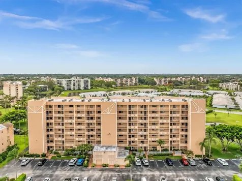 7076 Huntington Lane Delray Beach FL 33446
