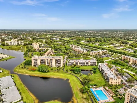 7076 Huntington Lane Delray Beach FL 33446