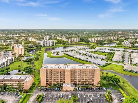 7076 Huntington Lane Delray Beach FL 33446