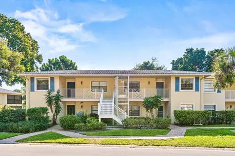 14 Westgate Lane Boynton Beach FL 33436