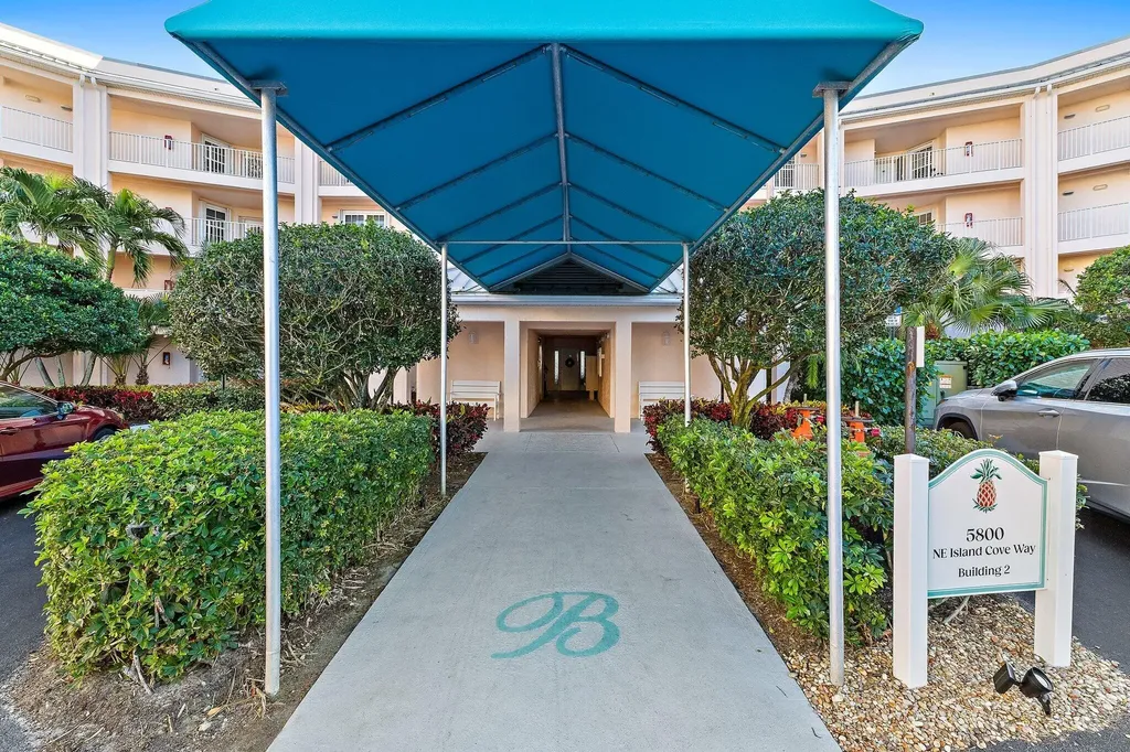 5800 Ne Island Cove Way Stuart FL 34996