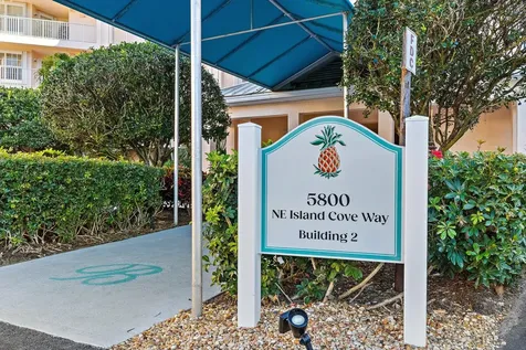 5800 Ne Island Cove Way Stuart FL 34996