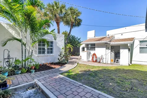 324 Pilgrim Road West Palm Beach FL 33405