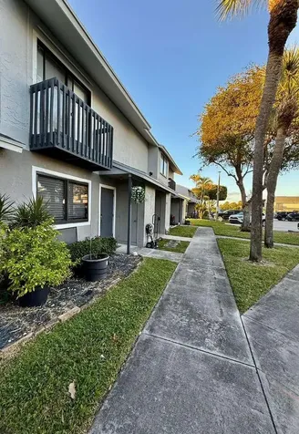 2403 Seaside Drive Greenacres FL 33463