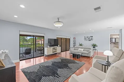 9265 Vista Del Lago Boca Raton FL 33428