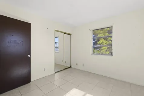 110 Sw 12th Avenue South Bay FL 33493