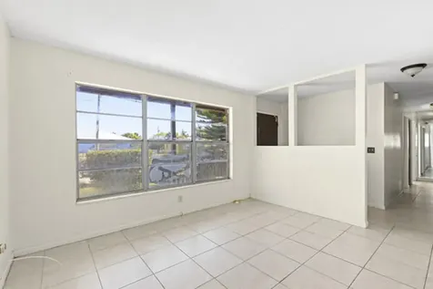 110 Sw 12th Avenue South Bay FL 33493