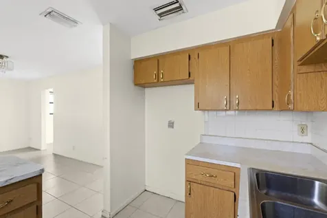 110 Sw 12th Avenue South Bay FL 33493