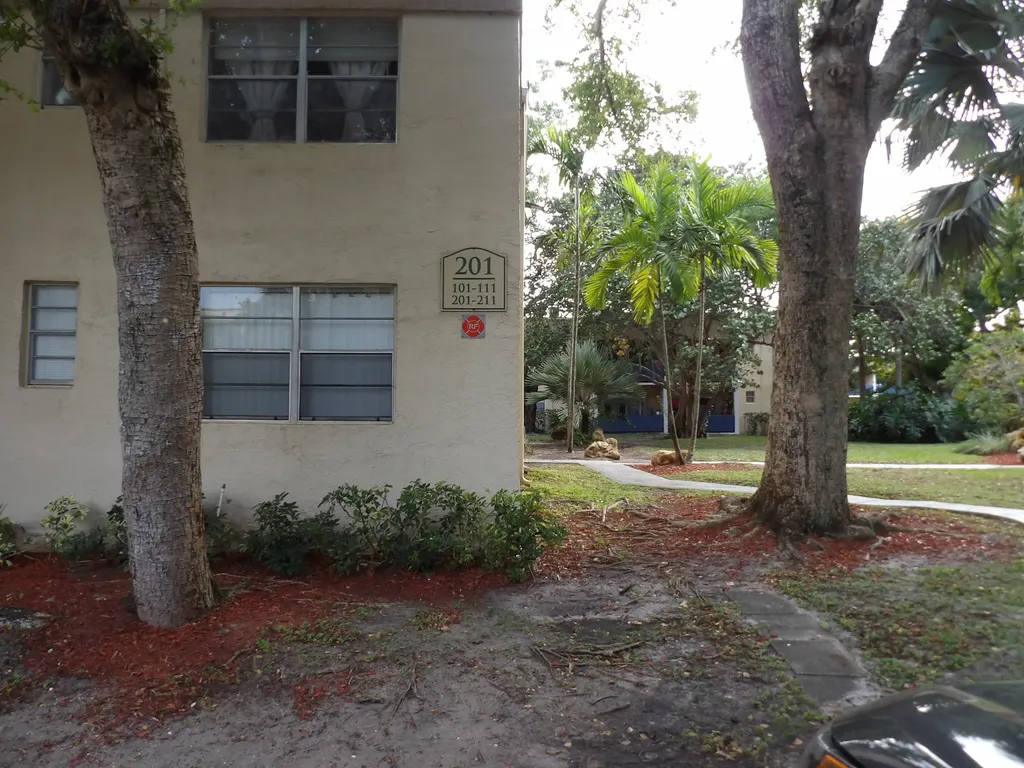 201 Bonnie Boulevard Palm Springs FL 33461