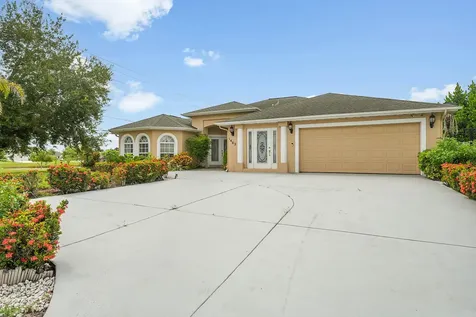 1402 Sw Doe Court Port Saint Lucie FL 34953