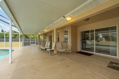 1402 Sw Doe Court Port Saint Lucie FL 34953