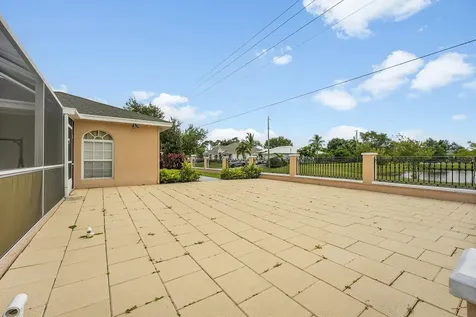 1402 Sw Doe Court Port Saint Lucie FL 34953