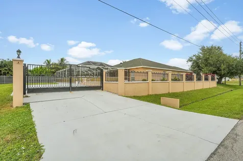 1402 Sw Doe Court Port Saint Lucie FL 34953