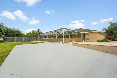 1402 Sw Doe Court Port Saint Lucie FL 34953