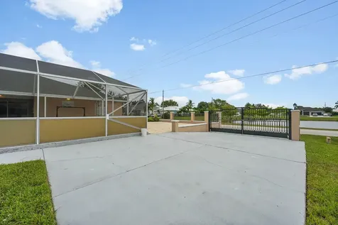 1402 Sw Doe Court Port Saint Lucie FL 34953